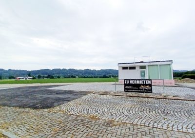 GRUNDSTÜCK IN FREQUENZ-LAGE AM ORTSRAND VON ILZ ZU MIETEN