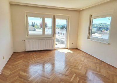 FAMILIENFREUNDLICHE 4-ZIMMER WOHNUNG MIT LOGGIA UND PARKPLATZ IN GLEISDORF