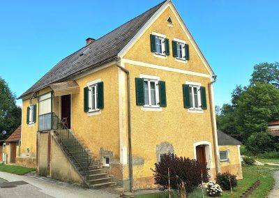 LÄNDLICHE IDYLLE NAHE ILZ – WOHNHAUS MIT GRUND UND ACKER
