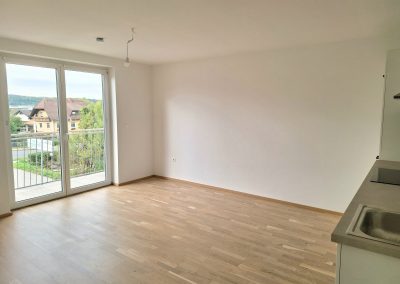 ERSTBEZUG NACH SANIERUNG! 3-ZIMMER WOHNUNG MIT BALKON UND CARPORT NAHE DEM GLEISDORFER STADTRAND