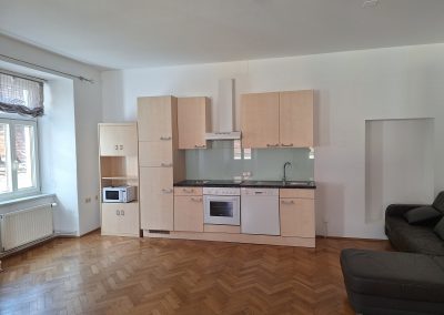 GERÄUMIGE 2-ZIMMER-WOHNUNG IM ZENTRUM VON HARTBERG